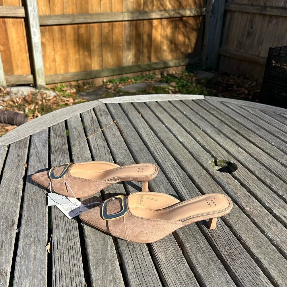 a new day women’s larissa
